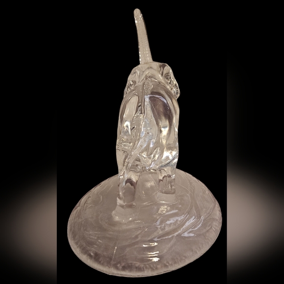 Solid glass Elephant Figurine - Picture 4 of 7